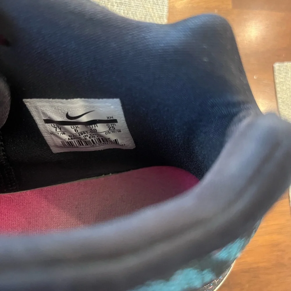 Youth Nike Kyrie 4 tennis shoes‎
